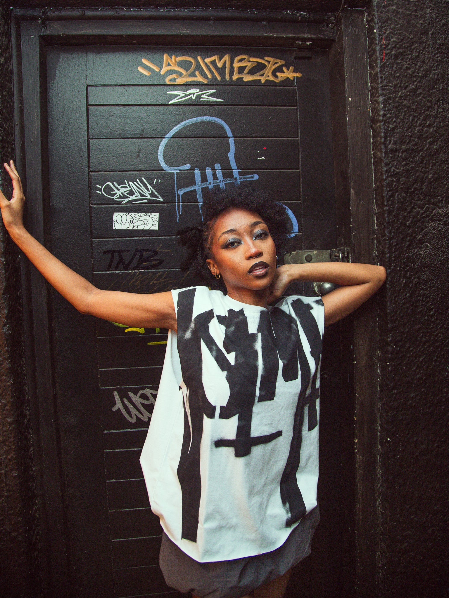 NSIMBI MUSCLE TEE (WHITE)